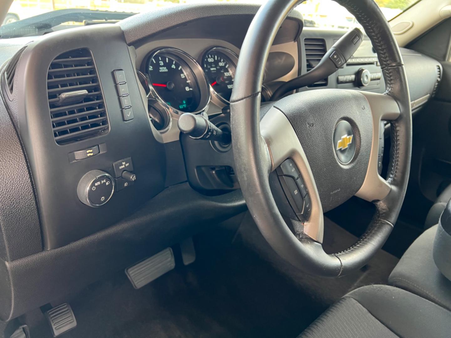 2013 Gray /Black Chevrolet Silverado 1500 LT (3GCPKSE70DG) with an 5.3L V8 engine, 6-Speed Automatic transmission, located at 4520 Airline Hwy, Baton Rouge, LA, 70805, (225) 357-1497, 30.509325, -91.145432 - 2013 Chevy Silverado Crew Cab 4X4 5.3 V8 Gas, 160K Miles, Power Windows, Locks & Mirrors, Spray In Bedliner, Tow Pkg. NO IN HOUSE FINANCING. FOR INFO PLEASE CONTACT JEFF AT 225 357-1497 CHECK OUT OUR A+ RATING WITH THE BETTER BUSINESS BUREAU WE HAVE BEEN A FAMILY OWNED AND OPERATED BUSINESS AT THE - Photo#14